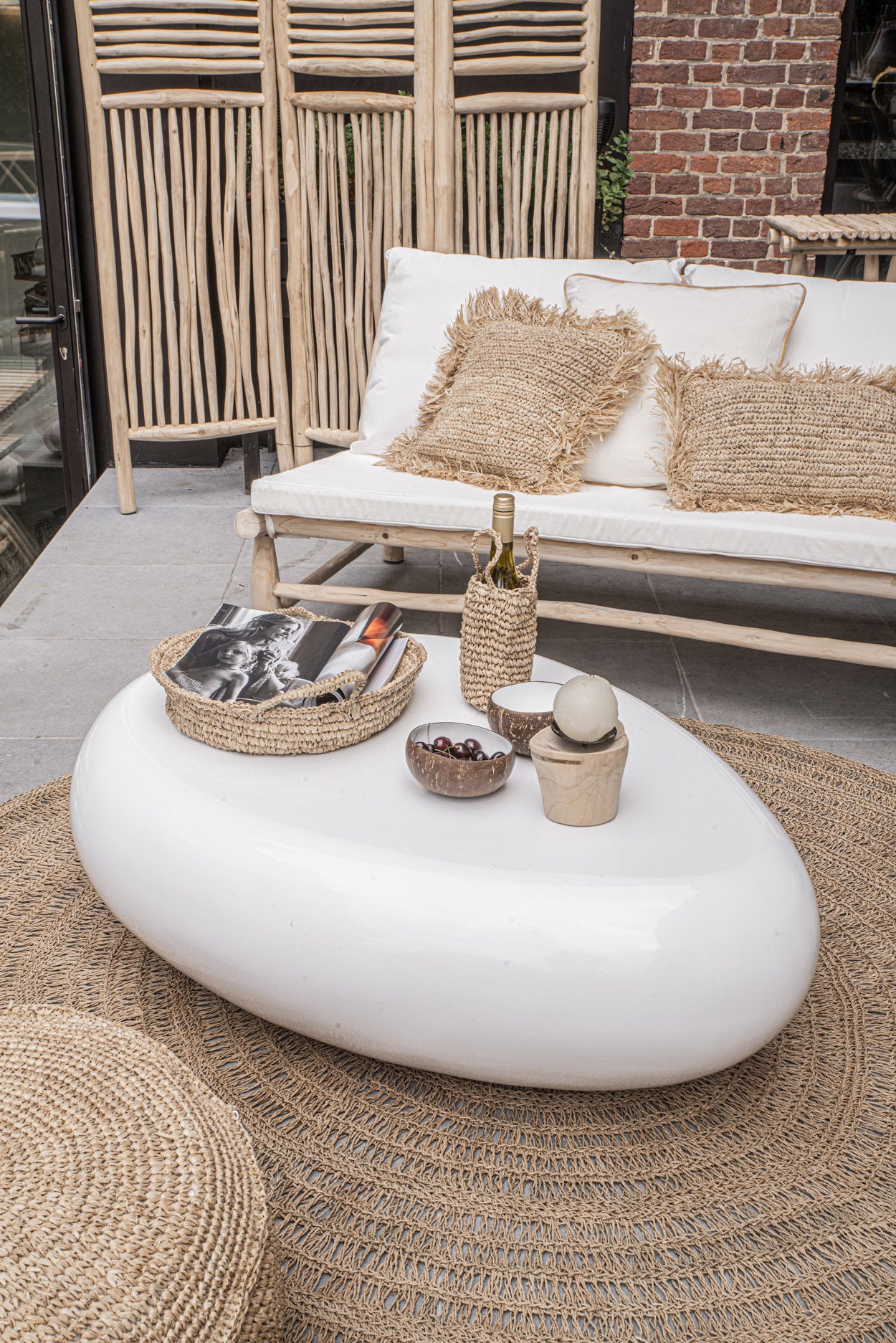 the-raffia-basket-trays-natural-s