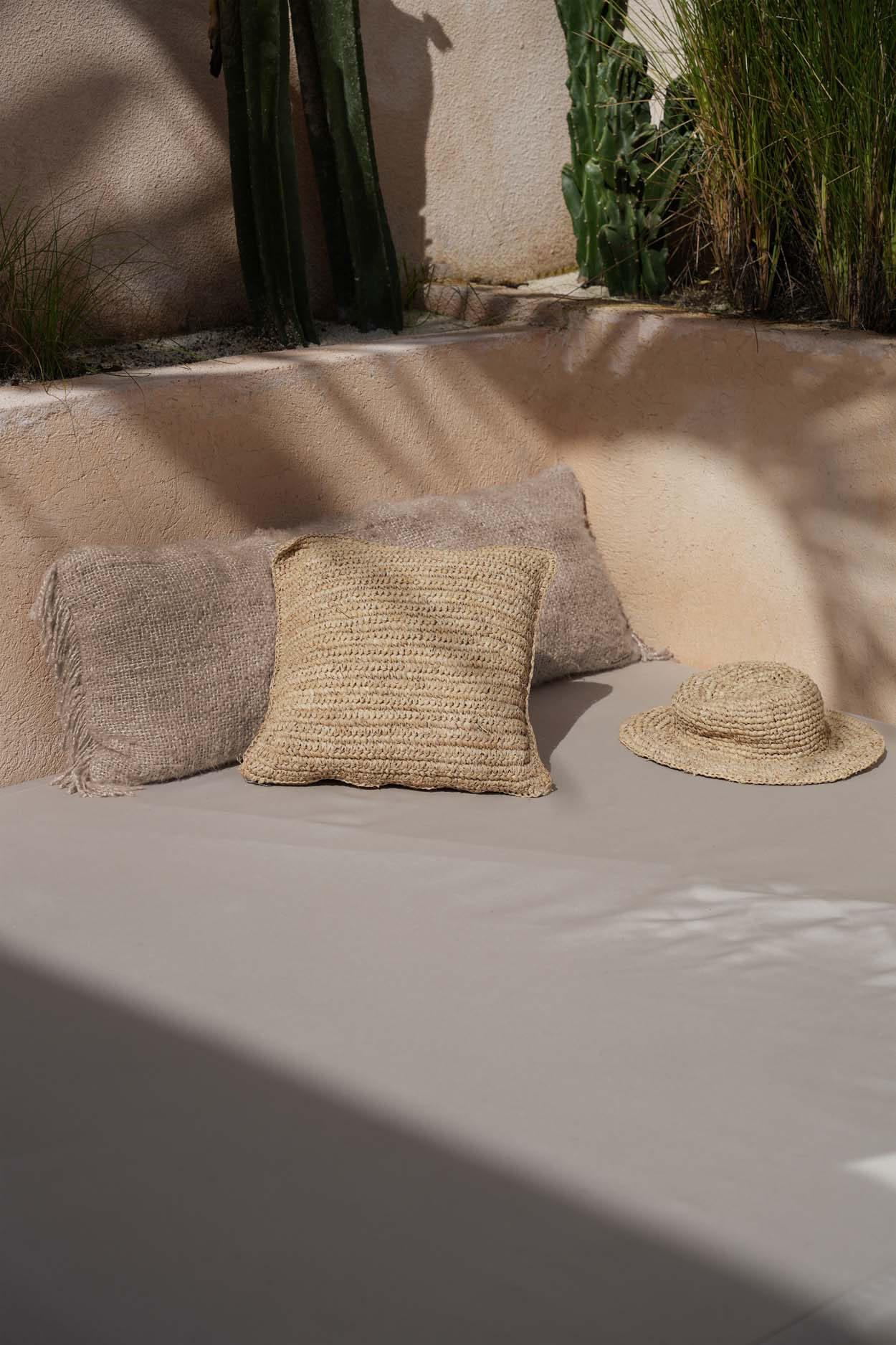 the-raffia-flores-cushion-cover-square-natural-40x40