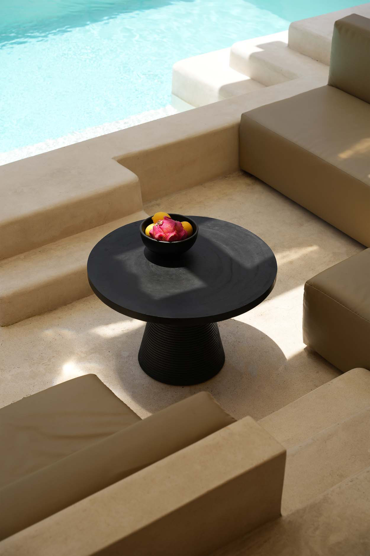 the-hi-matata-coffee-table-black