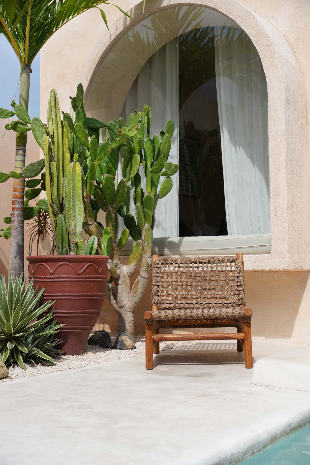 the-ilha-viro-one-seater-outdoor-natural-brown