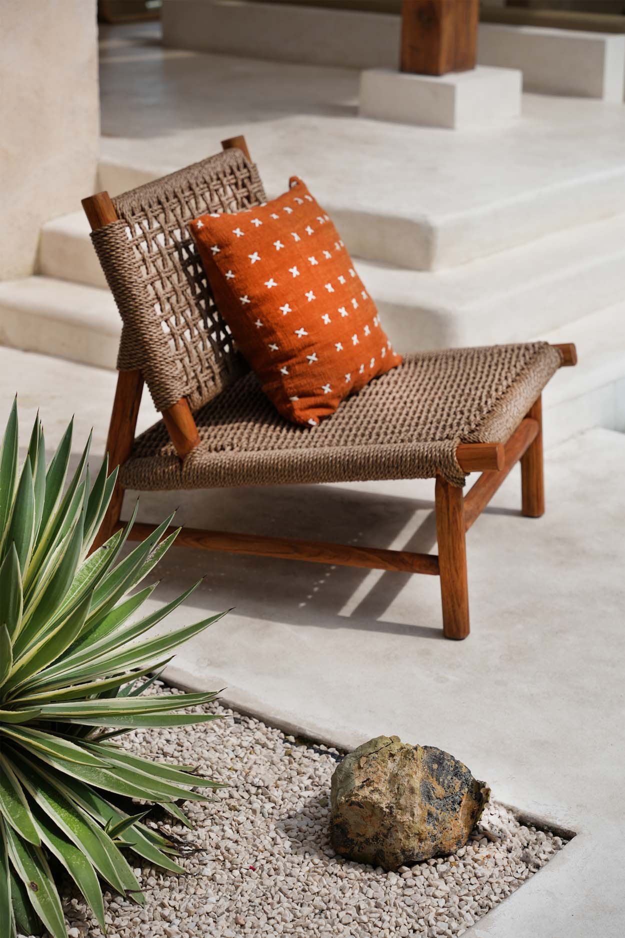 the-ilha-viro-one-seater-outdoor-natural-brown