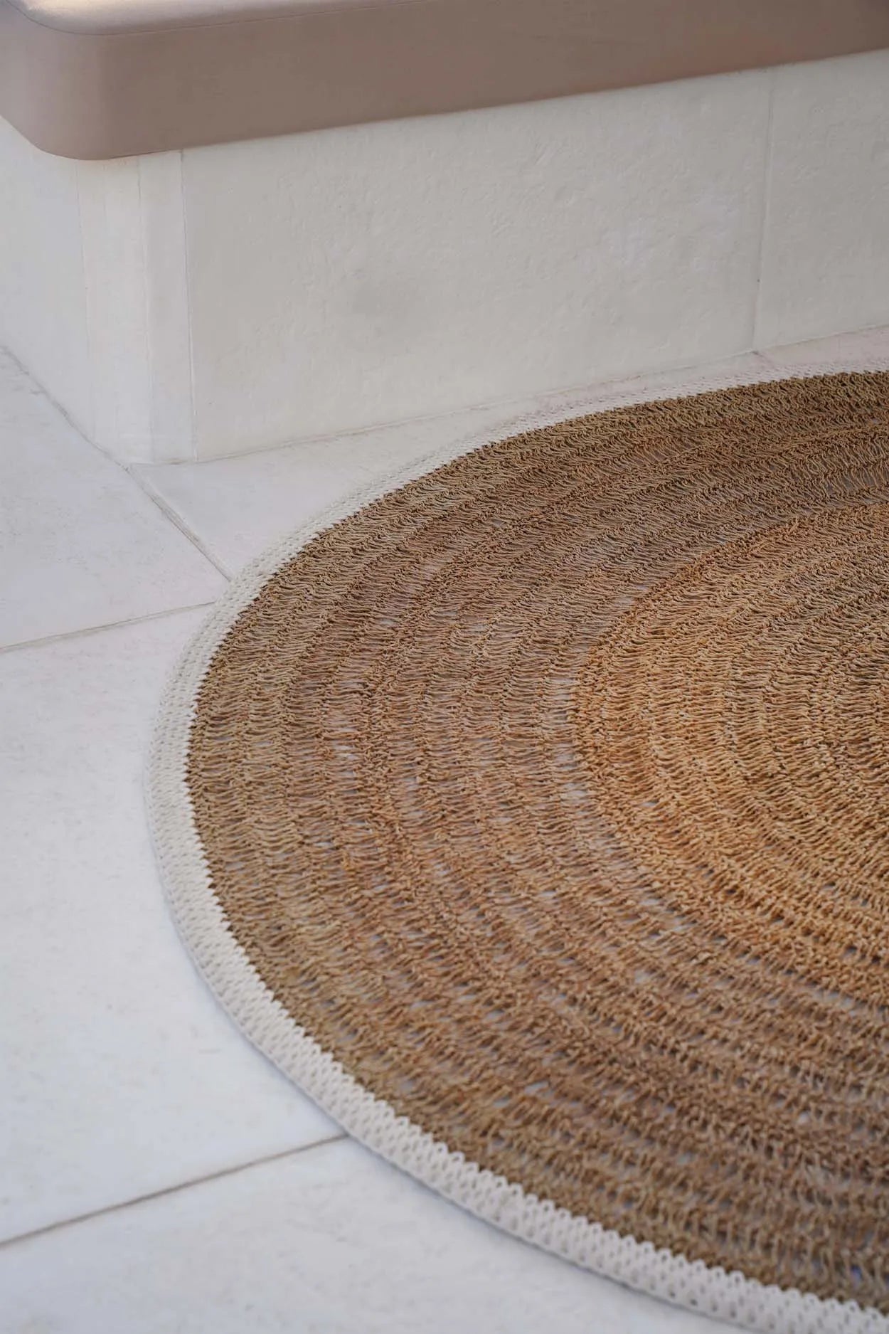 the-seagrass-cotton-round-carpet-natural-white-200