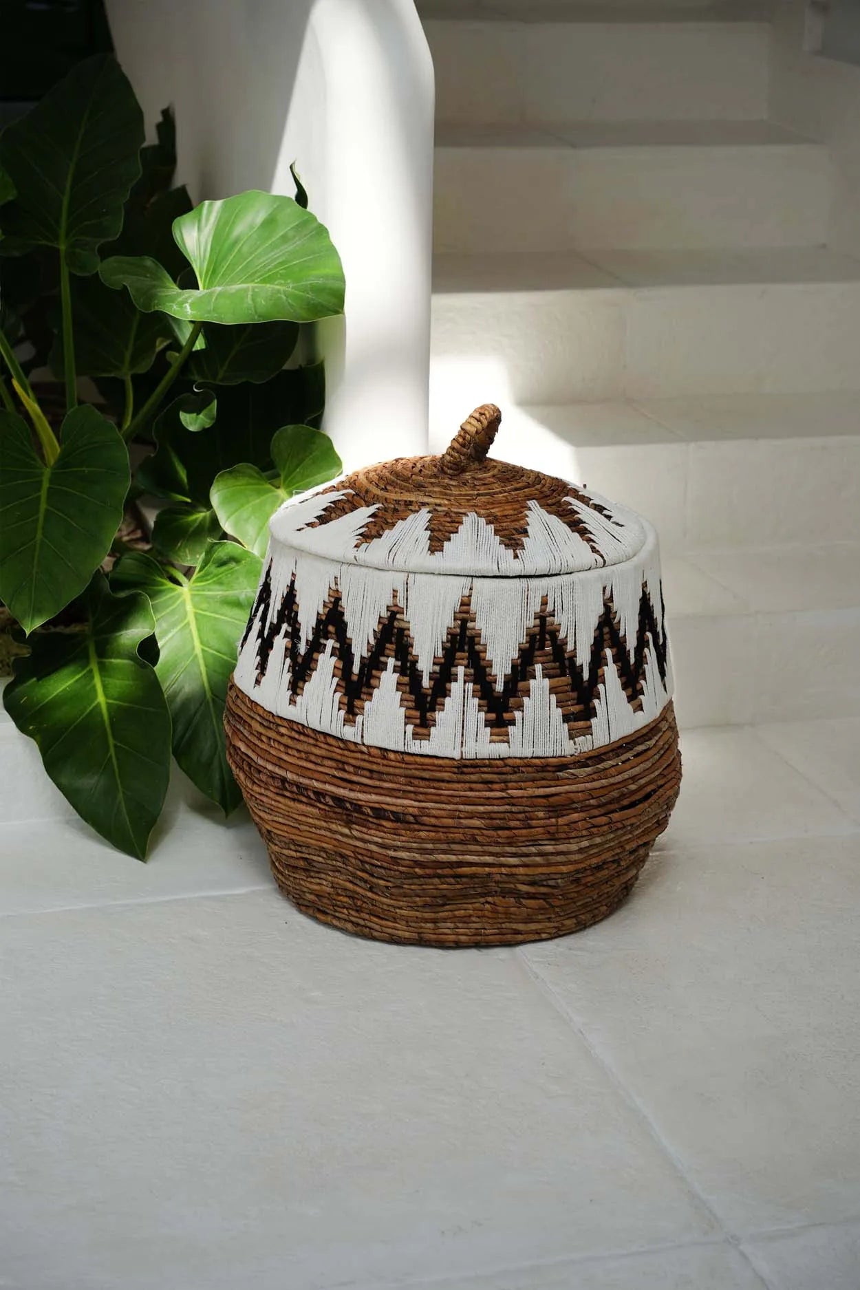 the-little-bay-beach-basket-natural-white-l