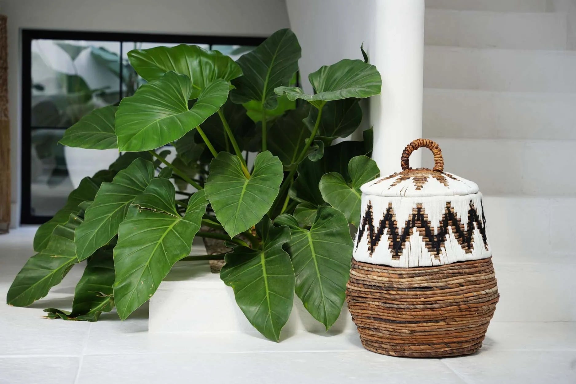 the-little-bay-beach-basket-natural-white-m