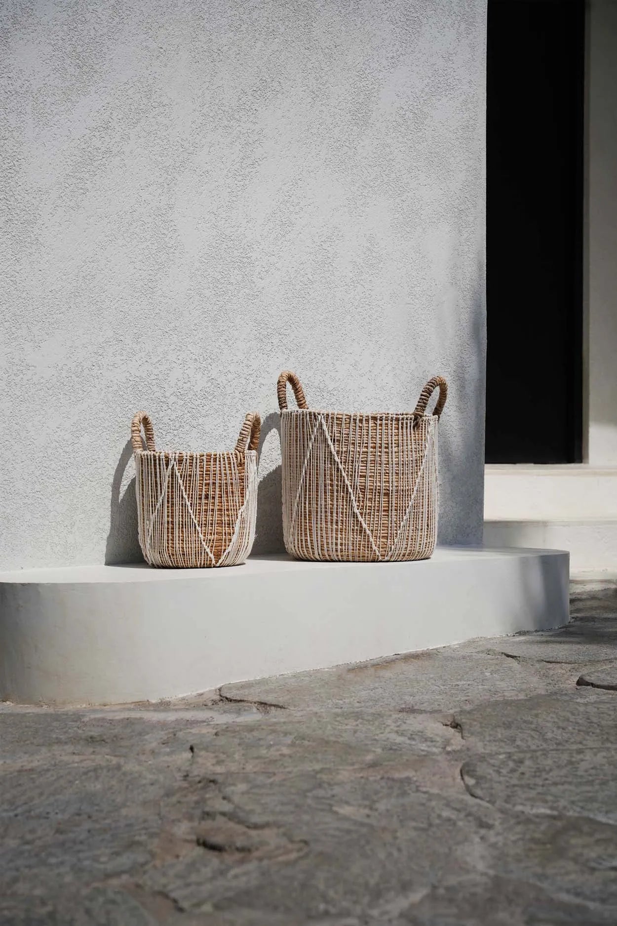 the-straight-stitched-macrame-basket-natural-white-s