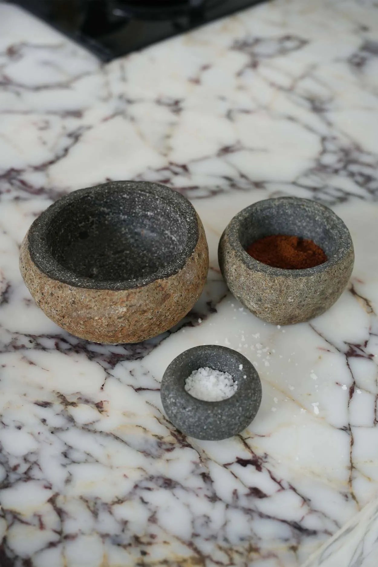 the-river-stone-bowl-black-s