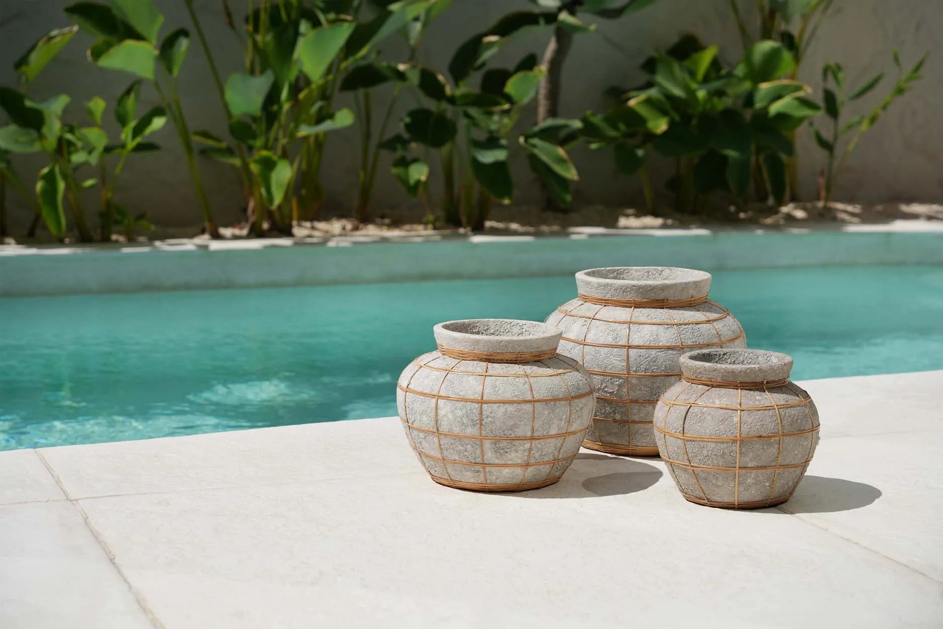the-belly-vase-concrete-natural-m