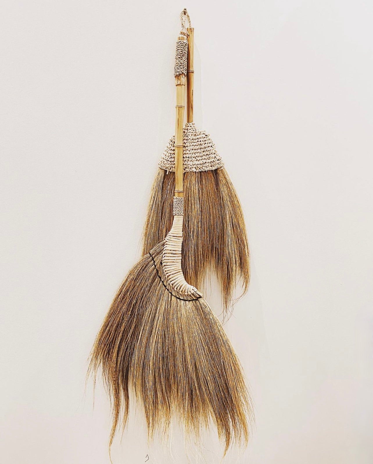 The Raffia Broom - Natural