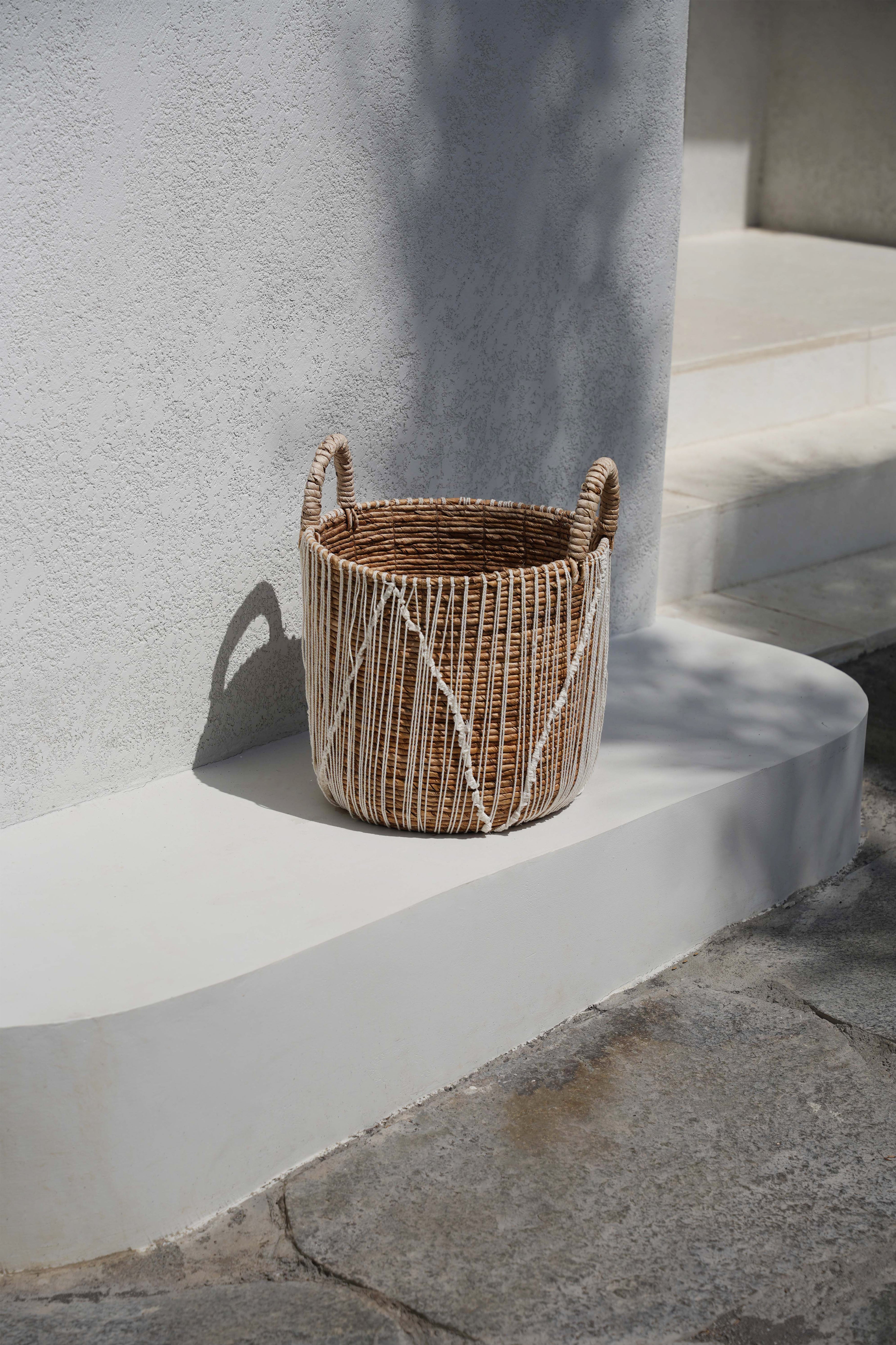 The Straight Stitched Macrame Basket - Natural White - L