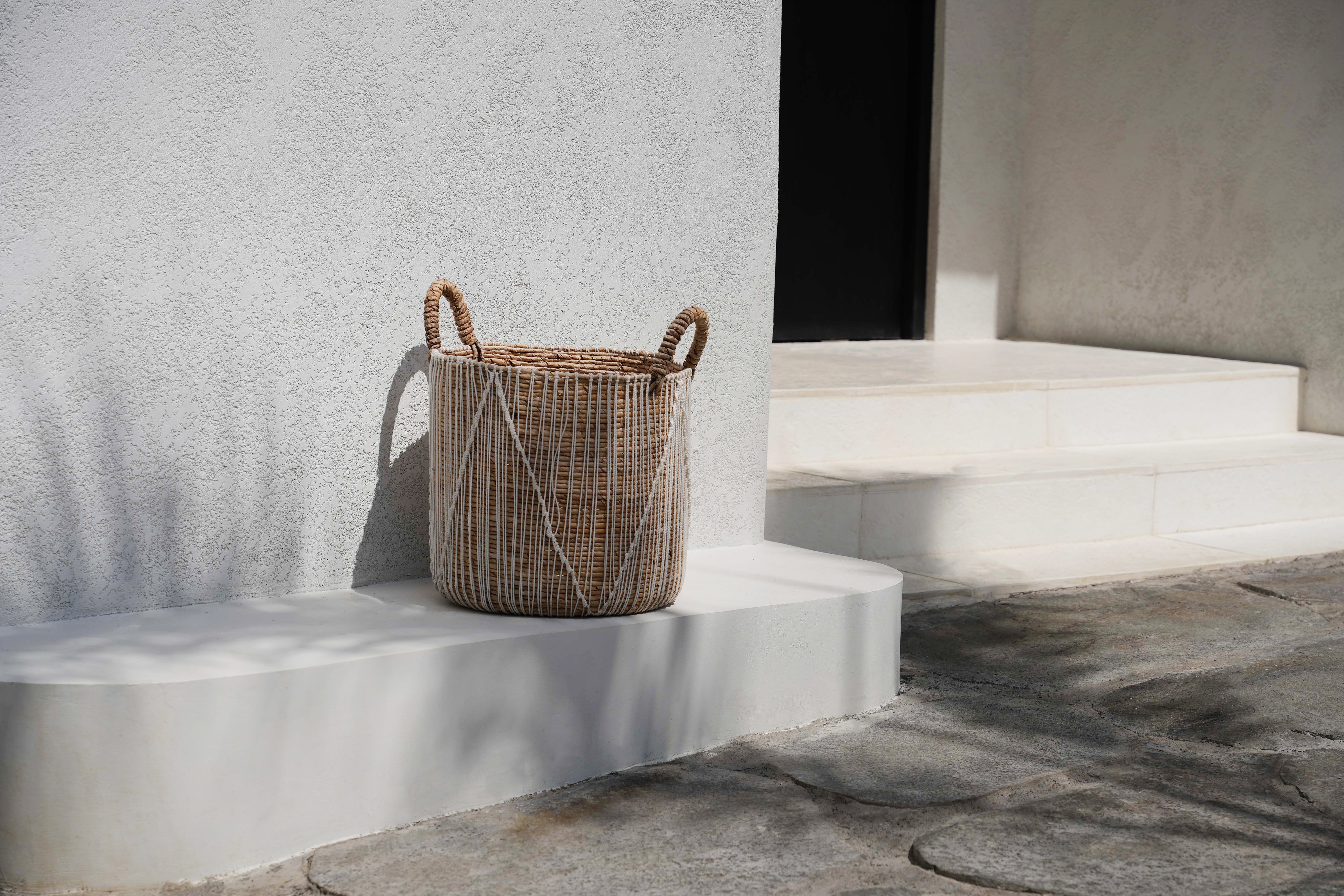 The Straight Stitched Macrame Basket - Natural White - M