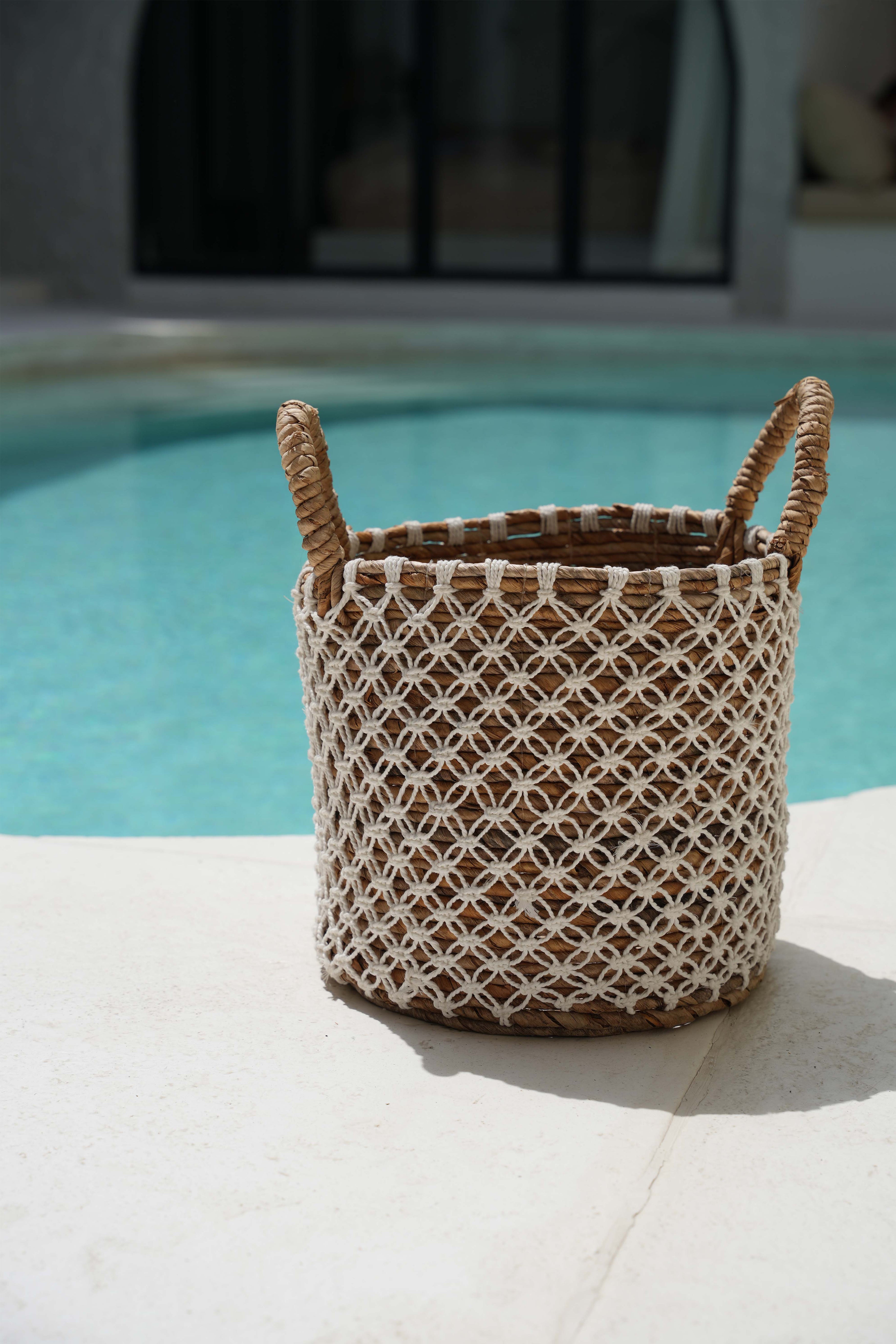 The Crossed Stitched Macrame Basket -Natural White - L